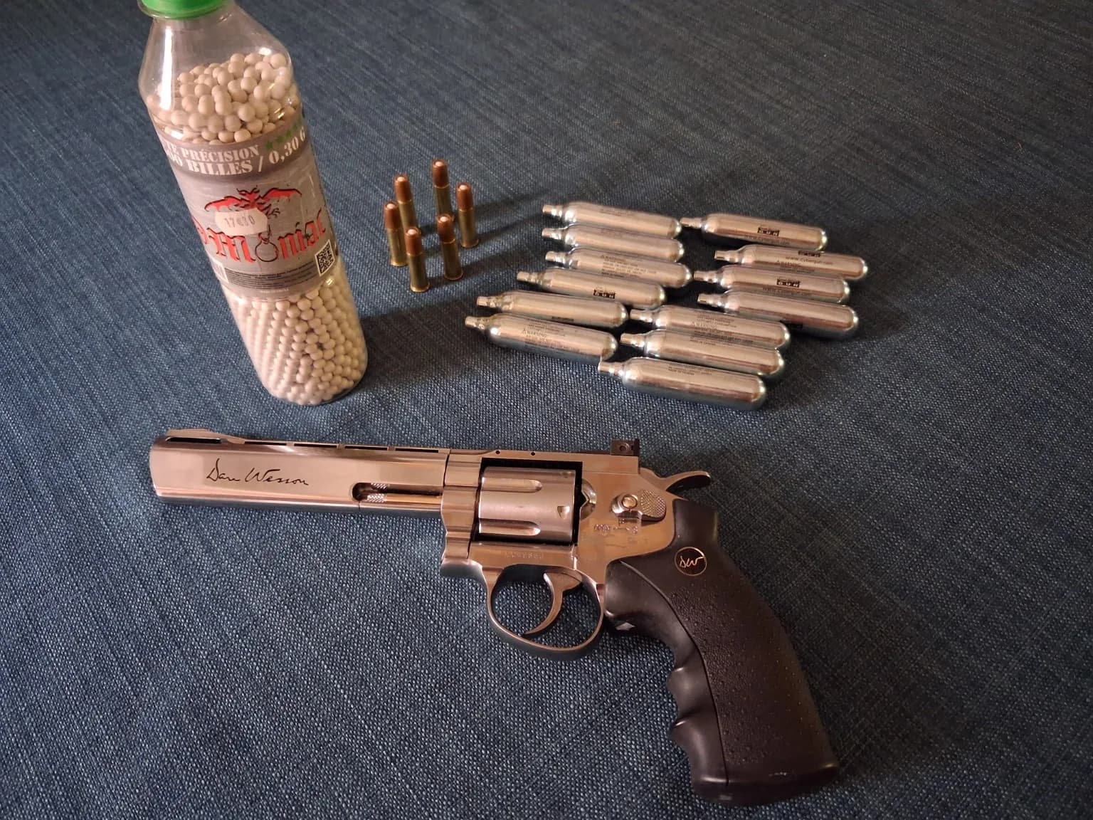 Pistolet Airsoft Revolver Dan Wesson 6"