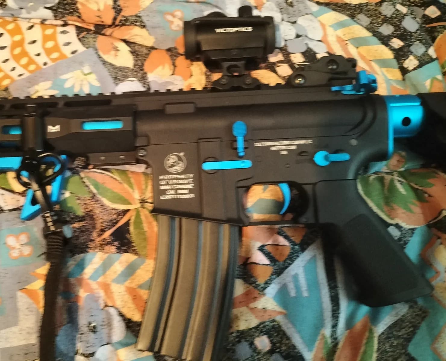 Colt M4 Hornet Blue Fox – Viseur VictOptics mini 5