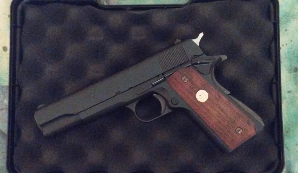 Colt M1911 mini 1