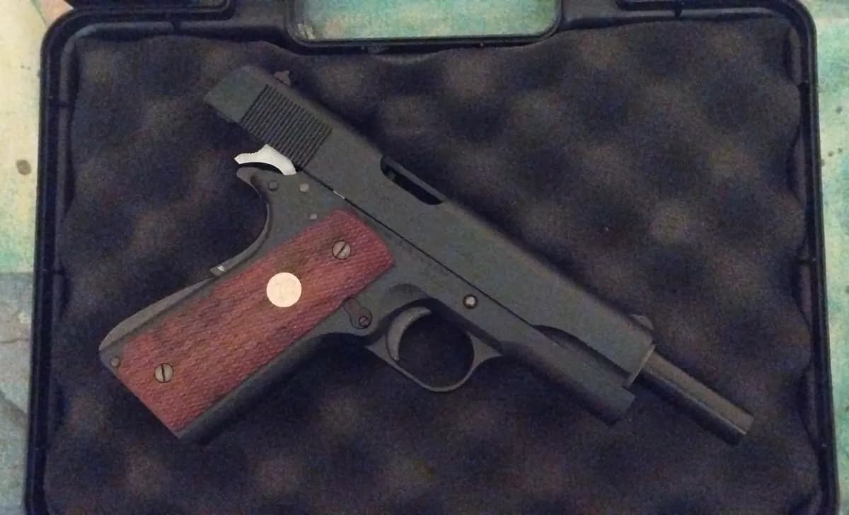 Colt M1911 mini 3