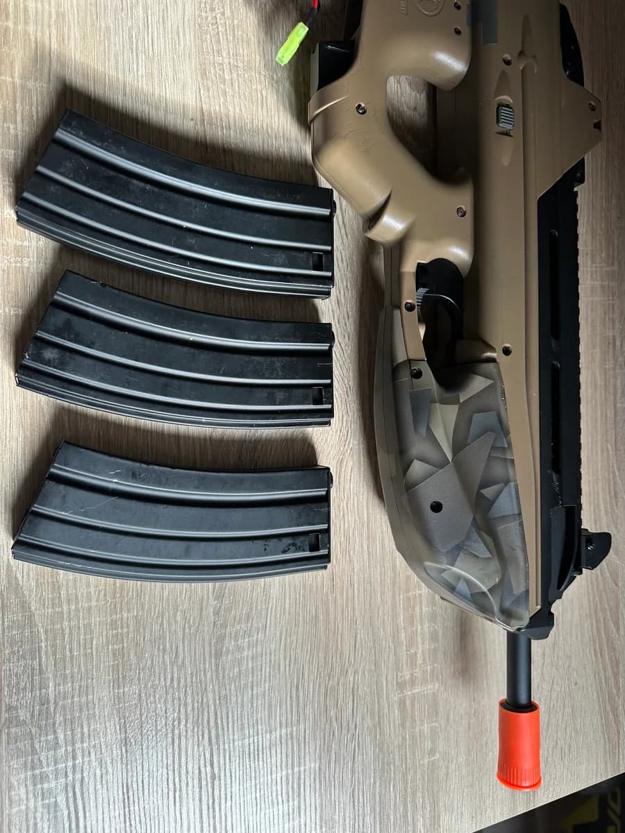 FN F2000 mini 1