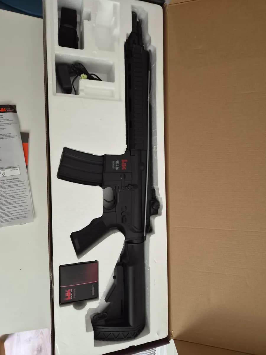 HK416C AEG + Viseur Red Dot Lancer Tactical mini 1