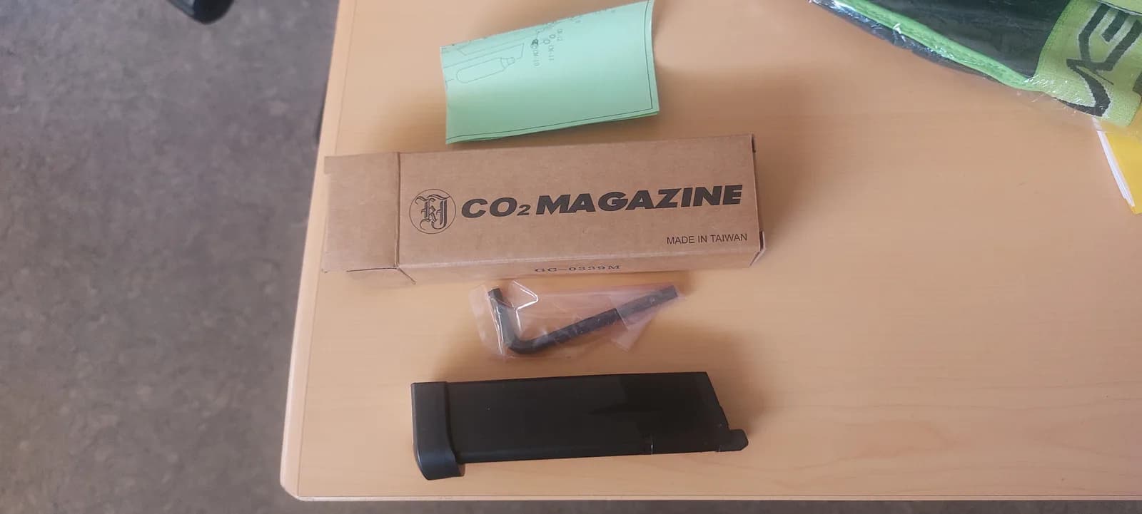 8 chargeurs c02
