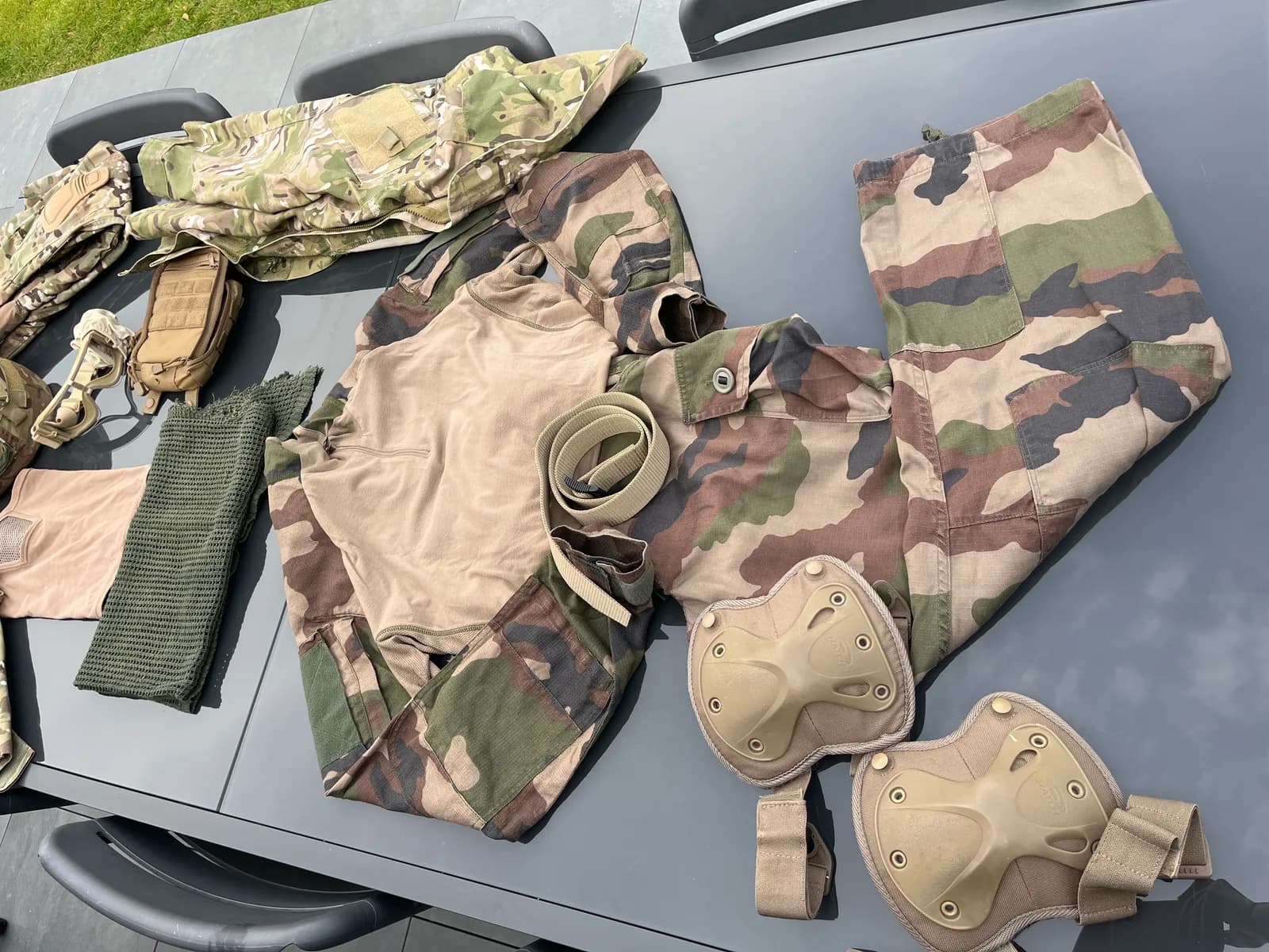 Tenue multicam + tenue centre Europe taille L.