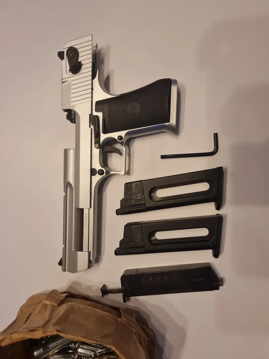 Desert Eagle.50 mini 4