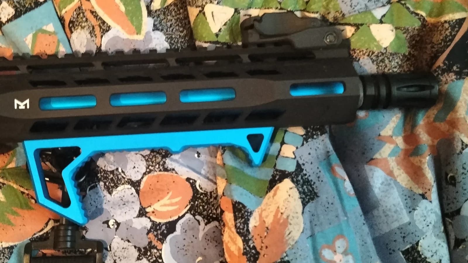 Colt M4 Hornet Blue Fox – Viseur VictOptics mini 8