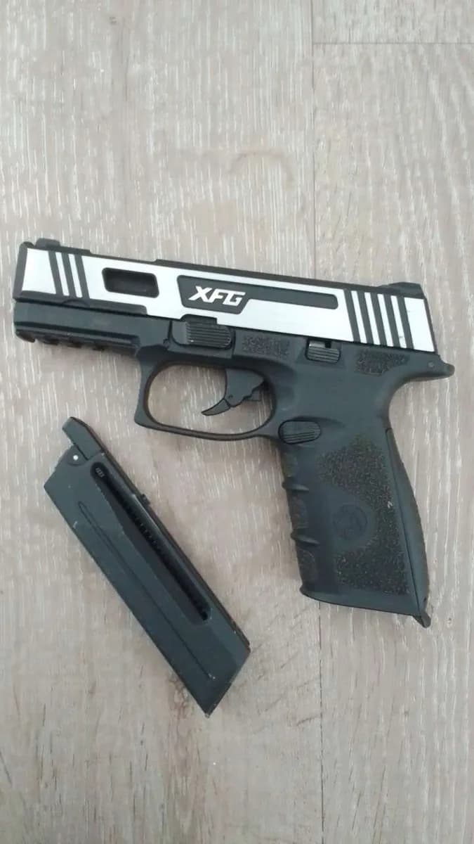 Pistolet ICS mini 1