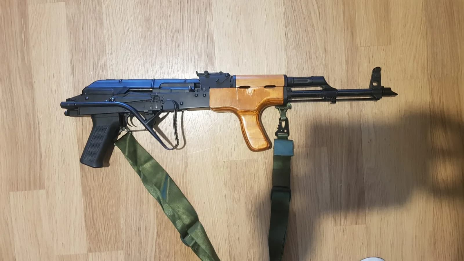 PACK AIRSOFT : 2 AK-47 + 1 PA TOKYO MARUI + ÉQUIPEMENT mini 2