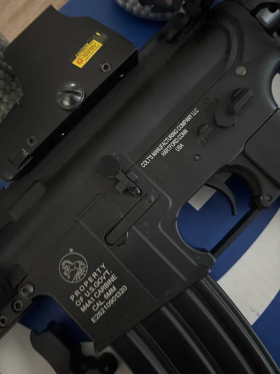 Colt M4 Hornet Full Metal + Red Dots + accessoires mini 3