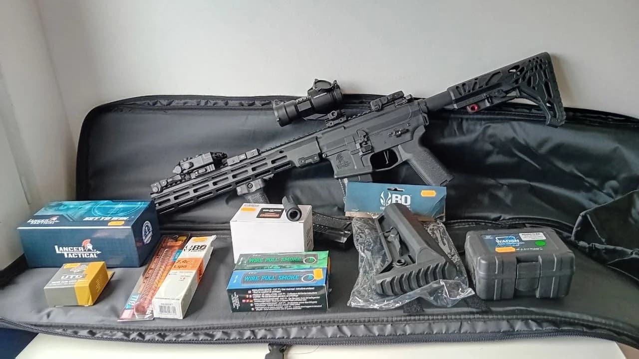 Réplique airsoft AEG Lancer Tactical mini 2