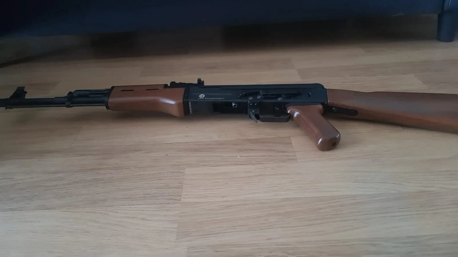 AK-47 Kalashnikov Cybergun - Métal & Blowback (EBB) mini 2
