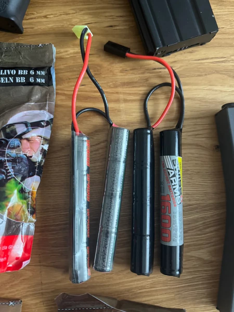 Lot airsoft G&G M4 + pompe + accessoires mini 2