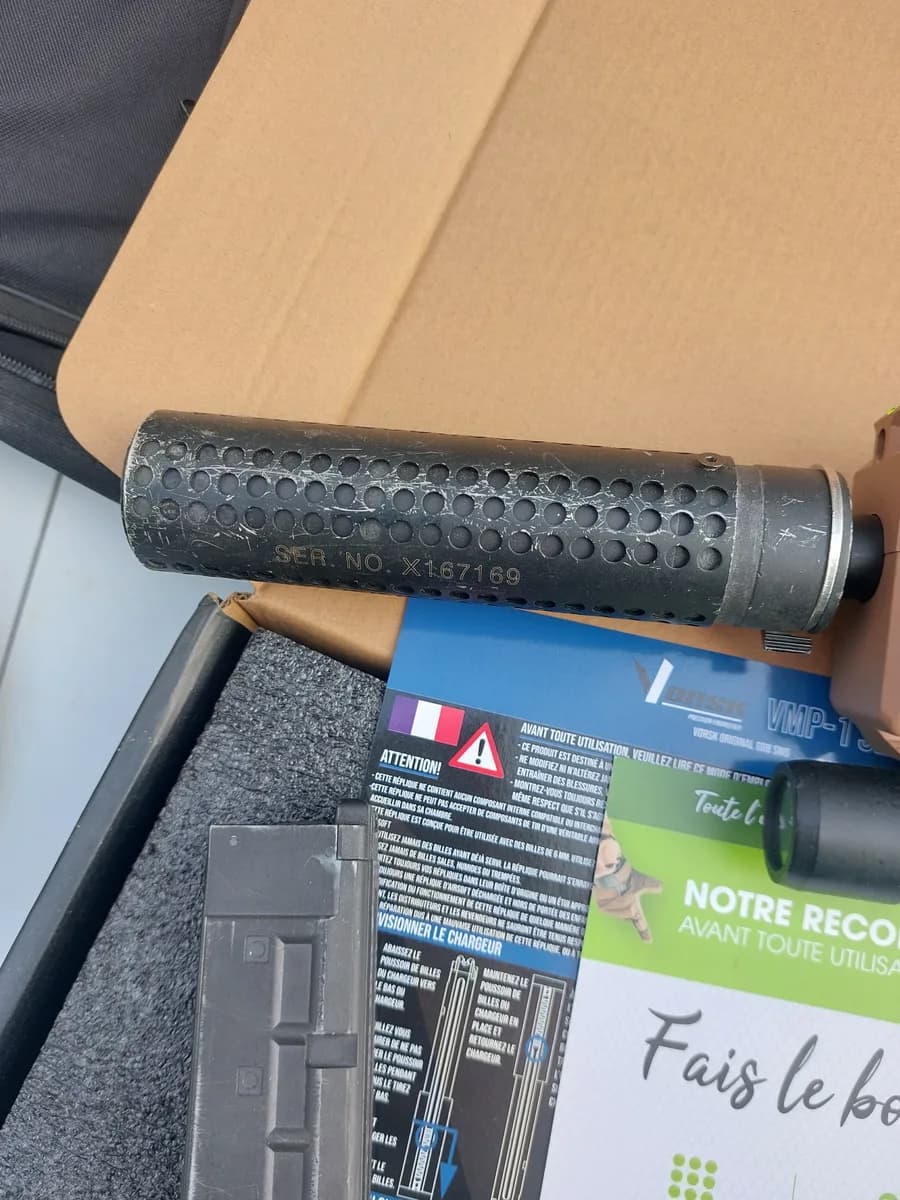 Pack complet réplique Airsoft Vorsk VMP-1 avec accessoires mini 9