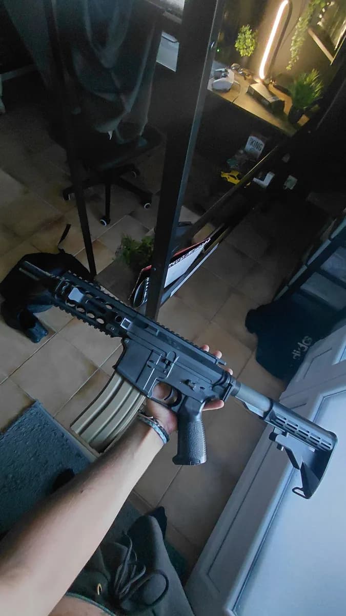 Réplique M4 / AR-15 AEG — Excellent état (comme neuve)