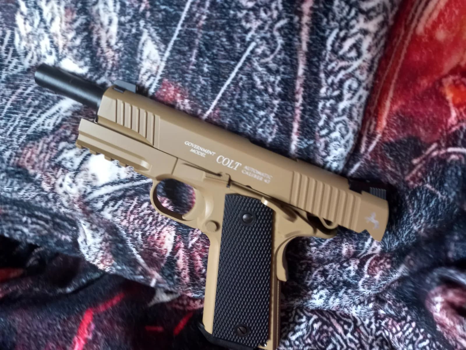 Colt Rail Gun 1911 mini 3