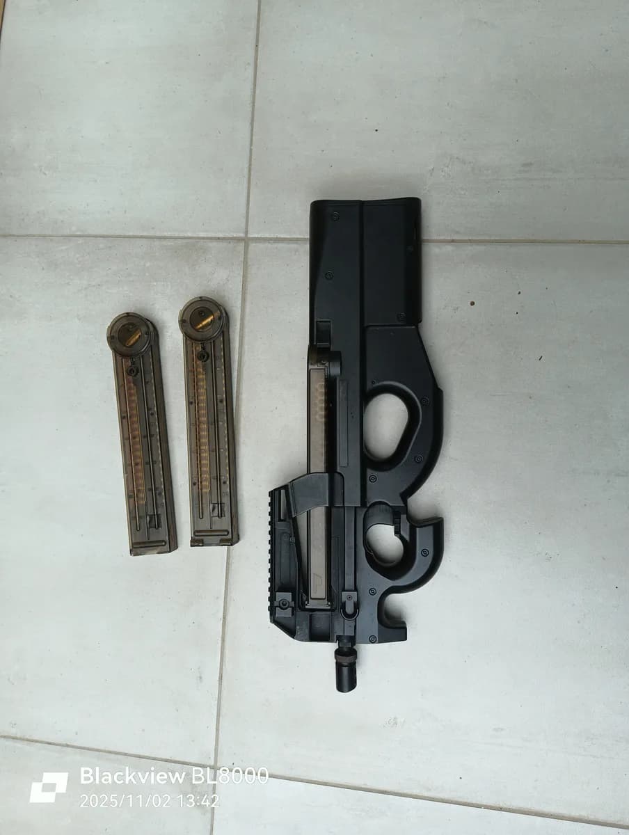 FAMAS, P90 et MP5 (gsg522) mini 2