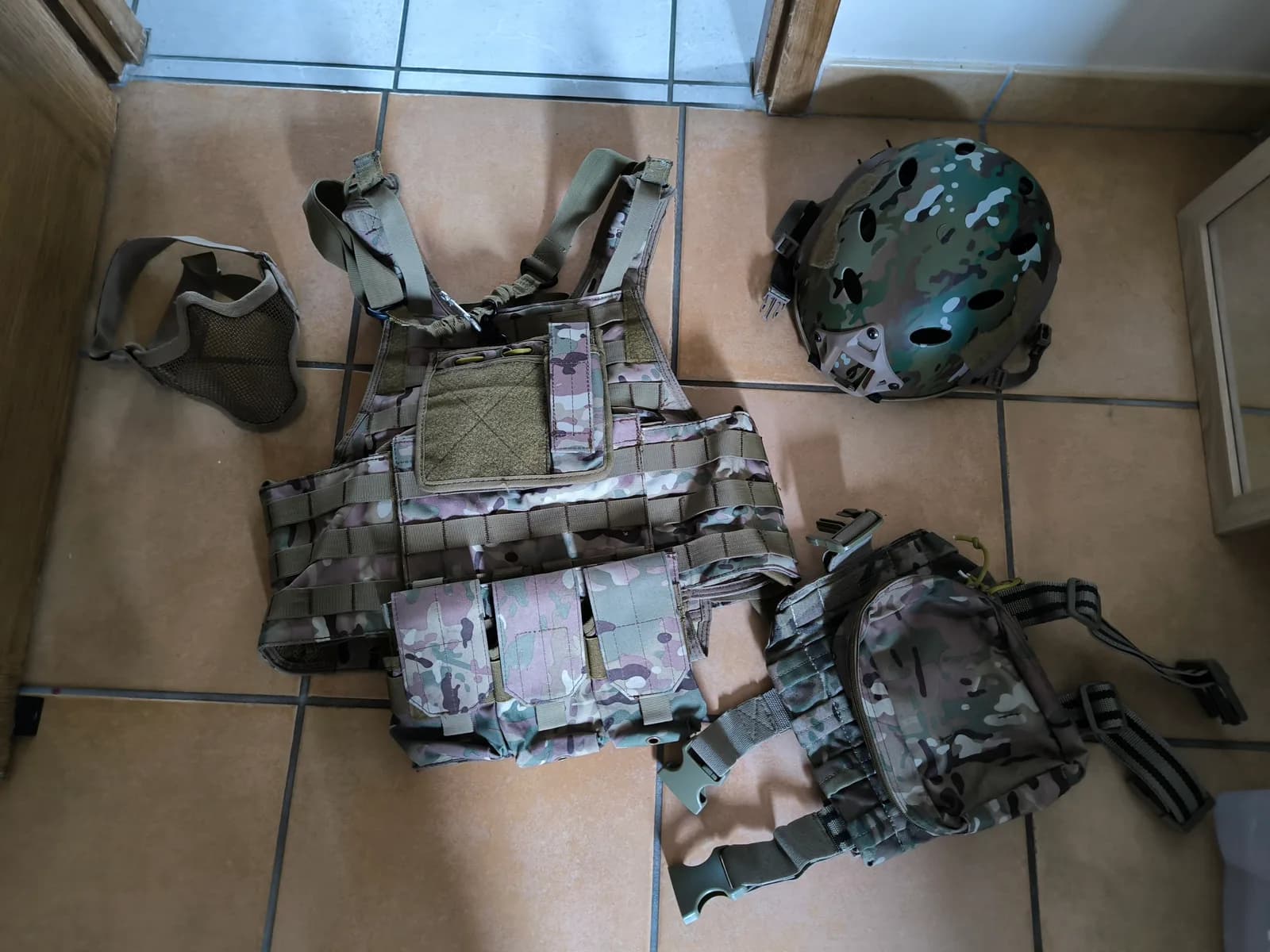 Gilet tactique + casque