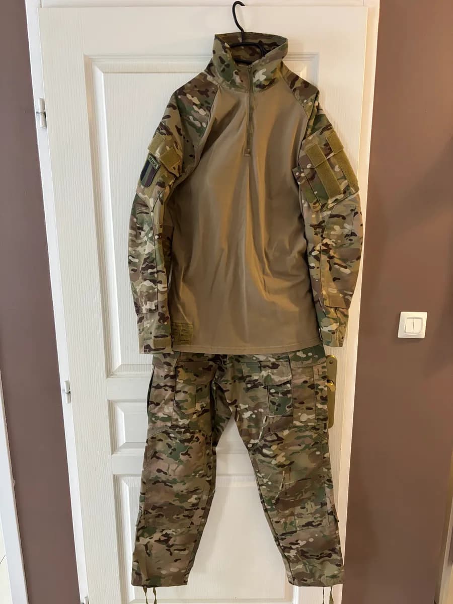 Ensemble complet maillot, pantalon, bob et ceinture/harnais mini 4
