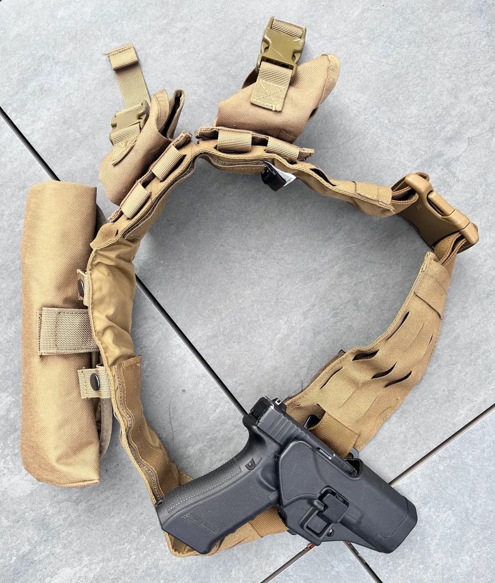 Ceinture Glock + étui.