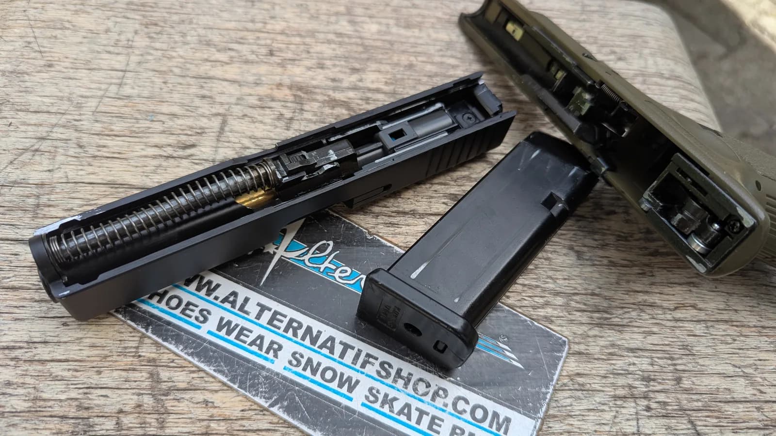Glock 19 Gen3 Kaki GBB KJW mini 3