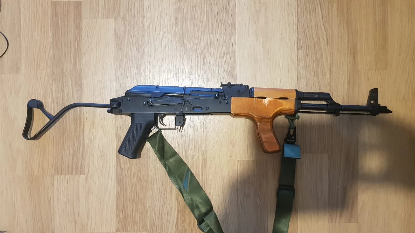 PACK AIRSOFT : 2 AK-47 + 1 PA TOKYO MARUI + ÉQUIPEMENT mini 3