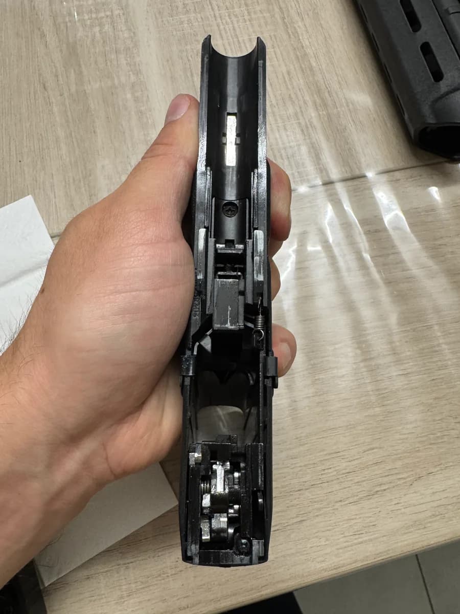 Glock 17 Gen5 VFC/Umarex + 2 chargeurs mini 6