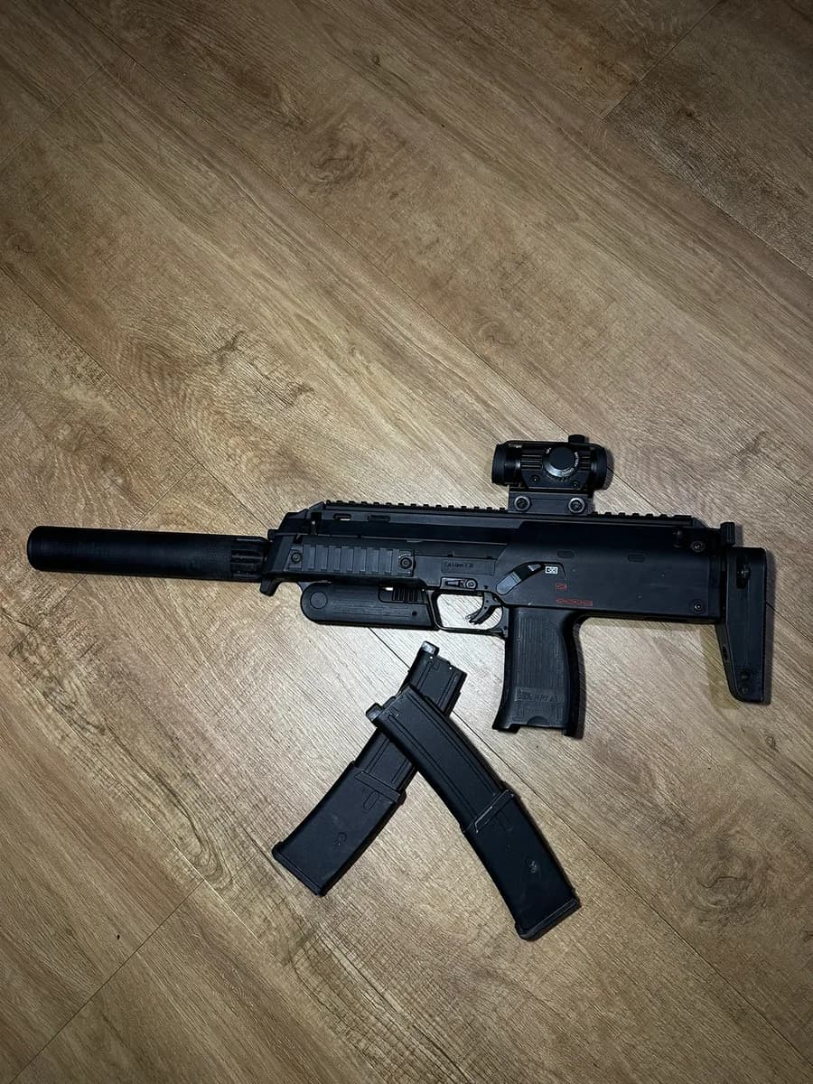 VFC MP7 GBBR + 2 chargeurs + upgrades + red dot Theta Optics