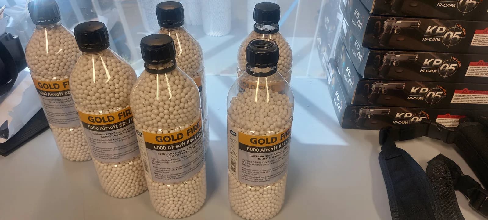 5 bouteilles de 6000 billes