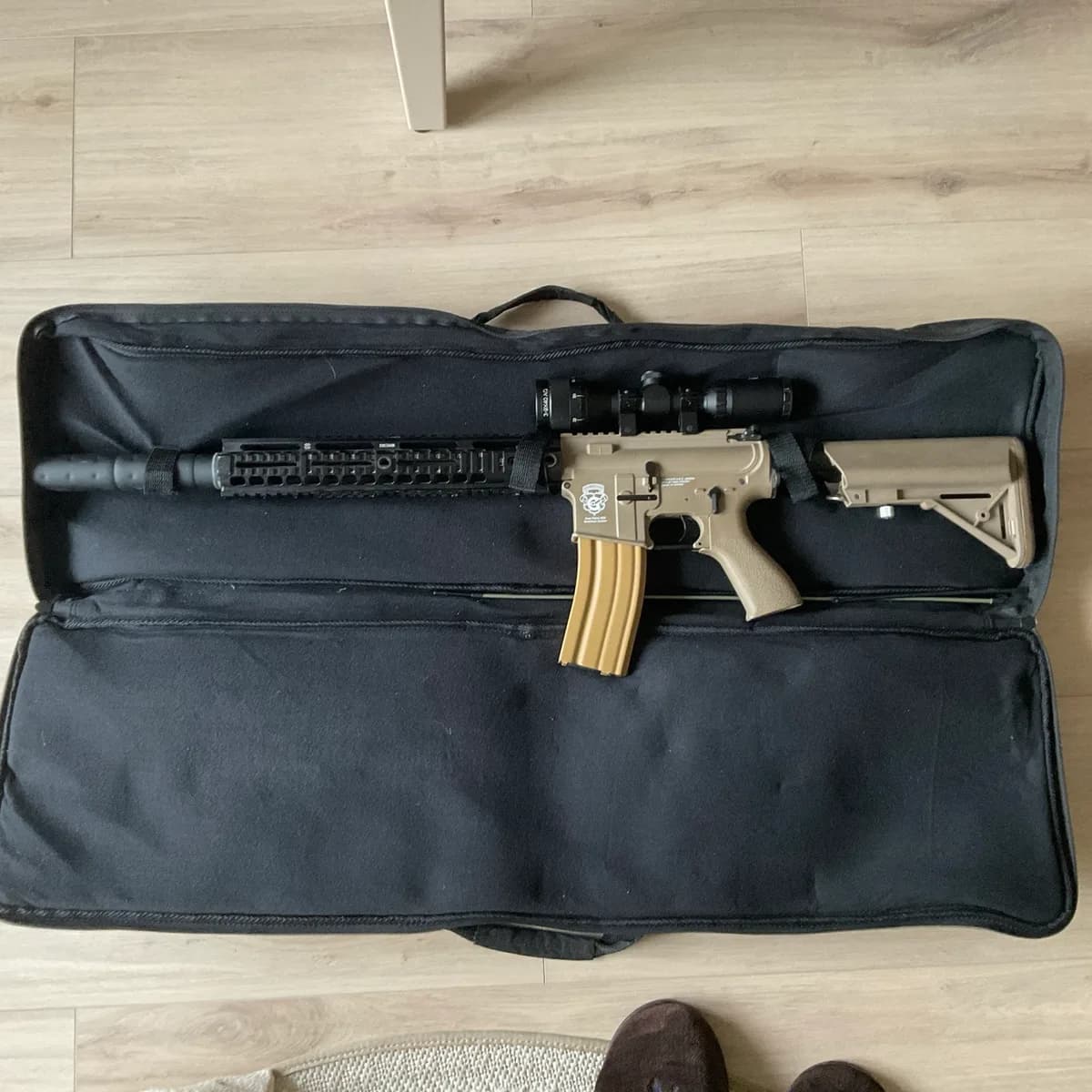 Airsoft G&G Combat Machine M4 AEG 6 mm + accessoires