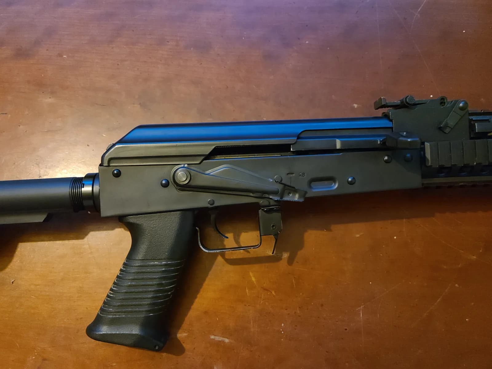 AK tactique mini 4
