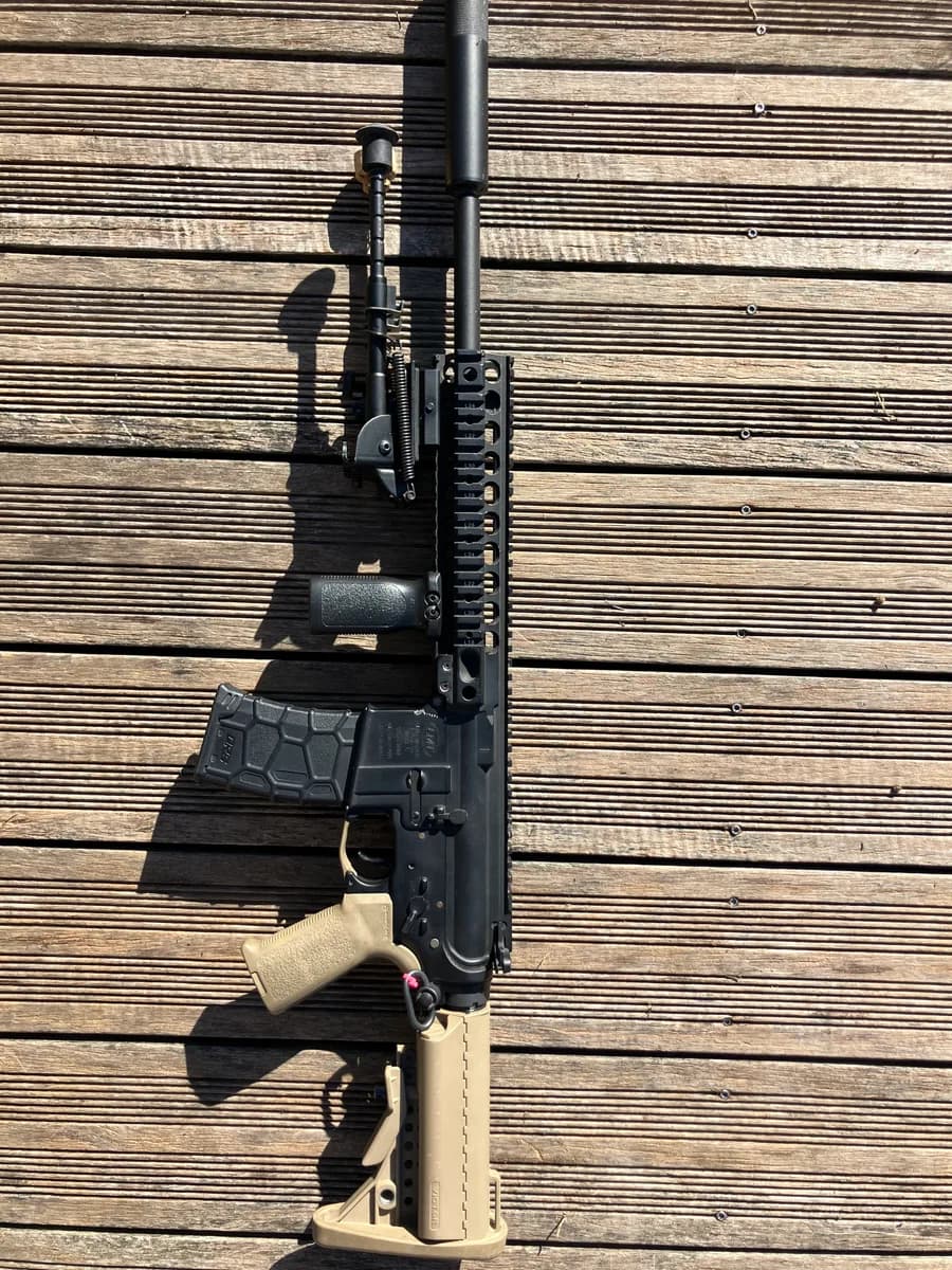 AR 15 DEFENDER 2000