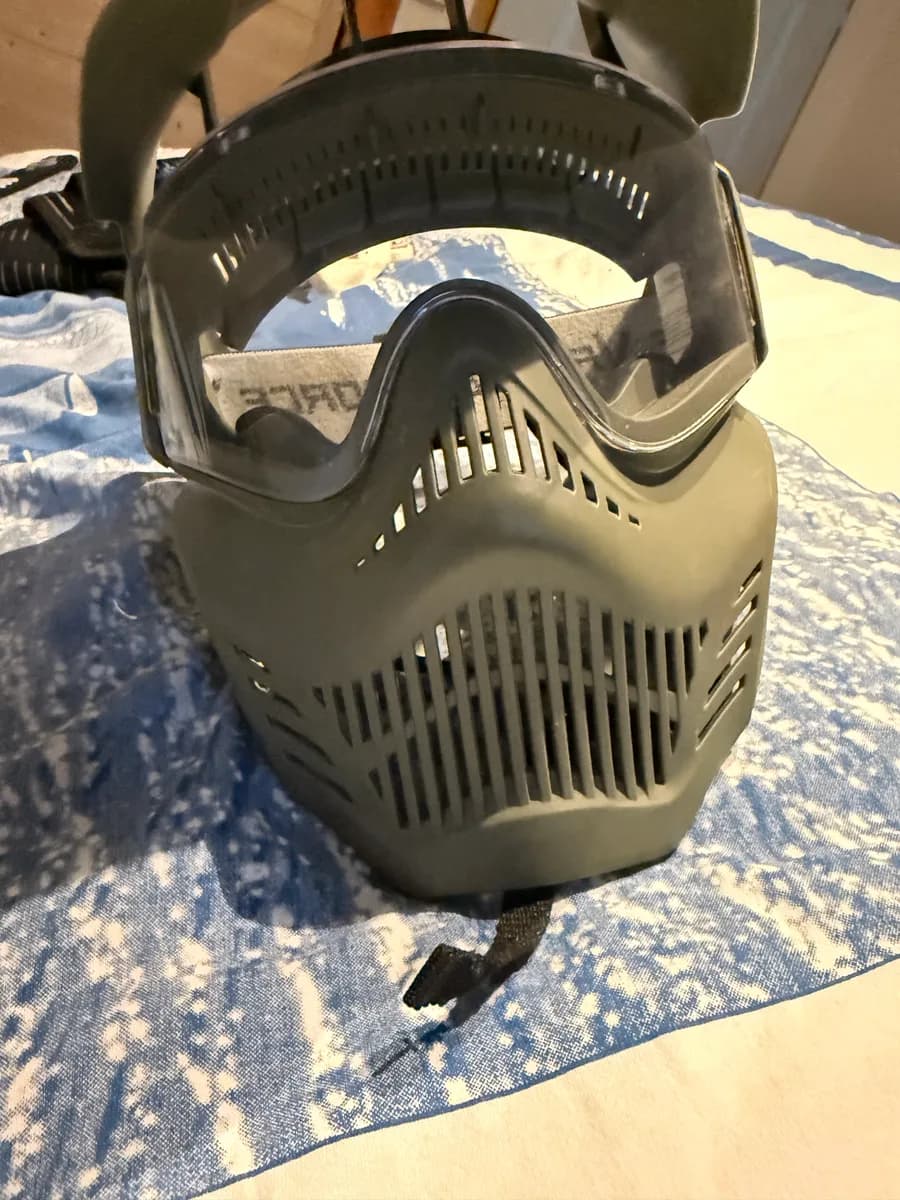 Vend réplique plus le casque et un sachet de bille mini 3