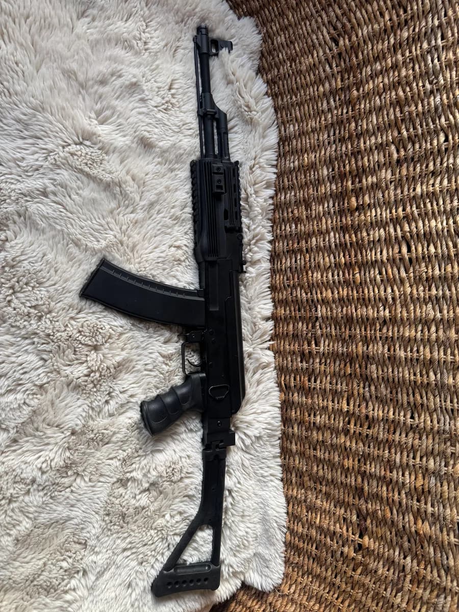 AK-47 airsoft AEG +3 chargeurs + accessoires mini 1