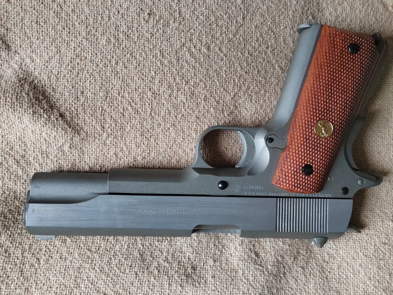 COLT 1911 GOVERNMENT MK IV SERIE 70 mini 1