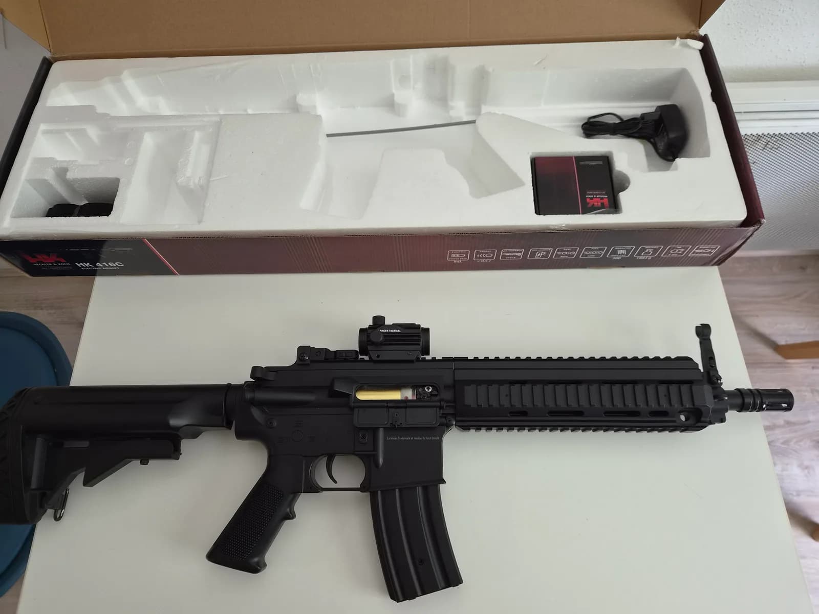 HK416C AEG + Viseur Red Dot Lancer Tactical mini 7