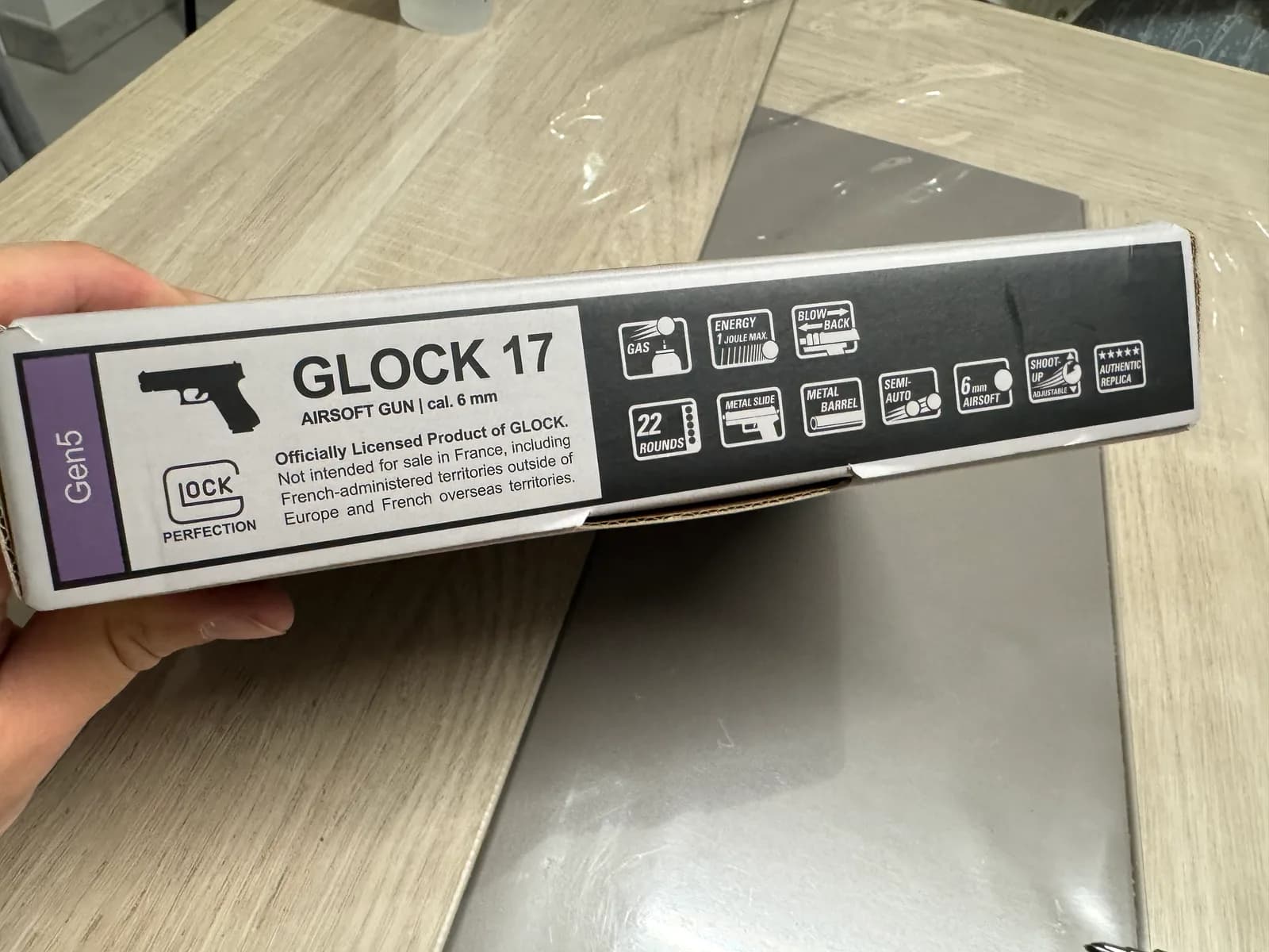 Glock 17 Gen5 VFC/Umarex + 2 chargeurs mini 8