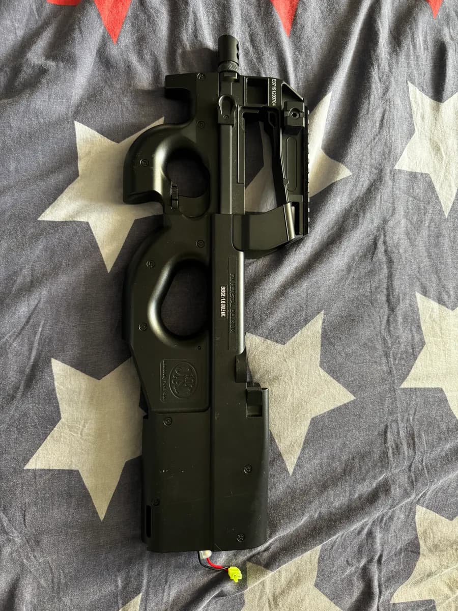 P90 Cybergun mini 2