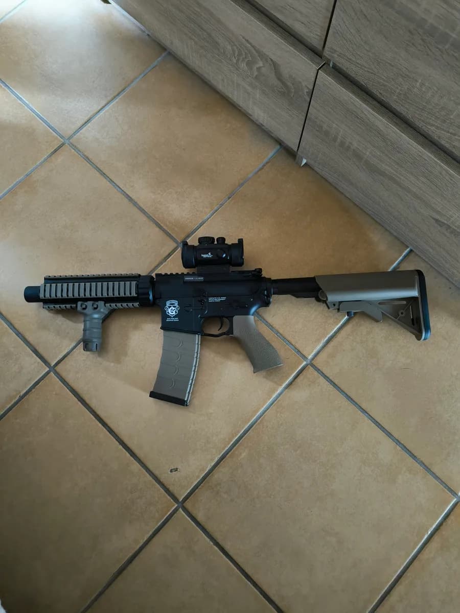 GR4 CQB-S MINI avec accessoires mini 1