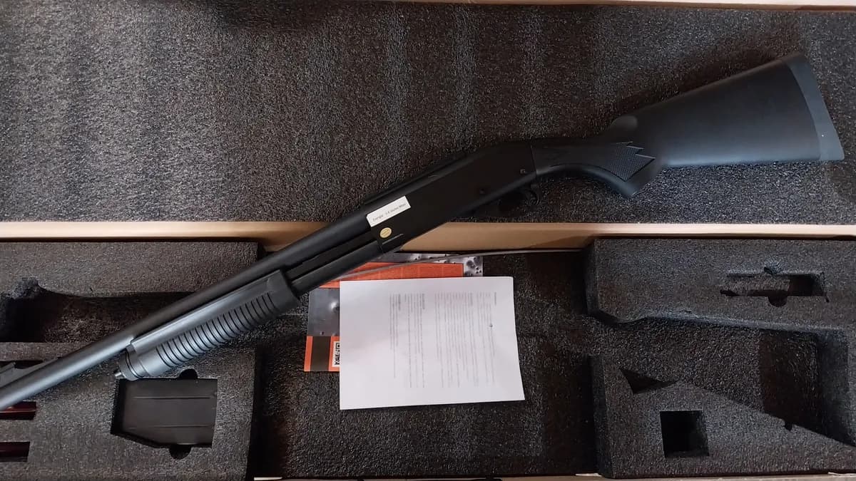 Golden Eagle Fusil à pompe M870 Spring (M8870 / Noir)