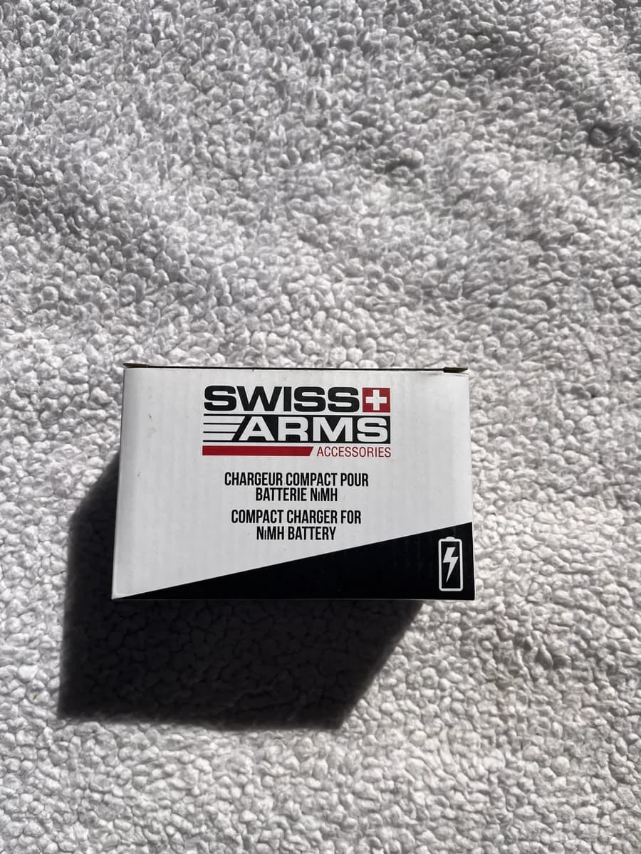 Chargeur NiMH Swiss Arms + lubrifiant offert