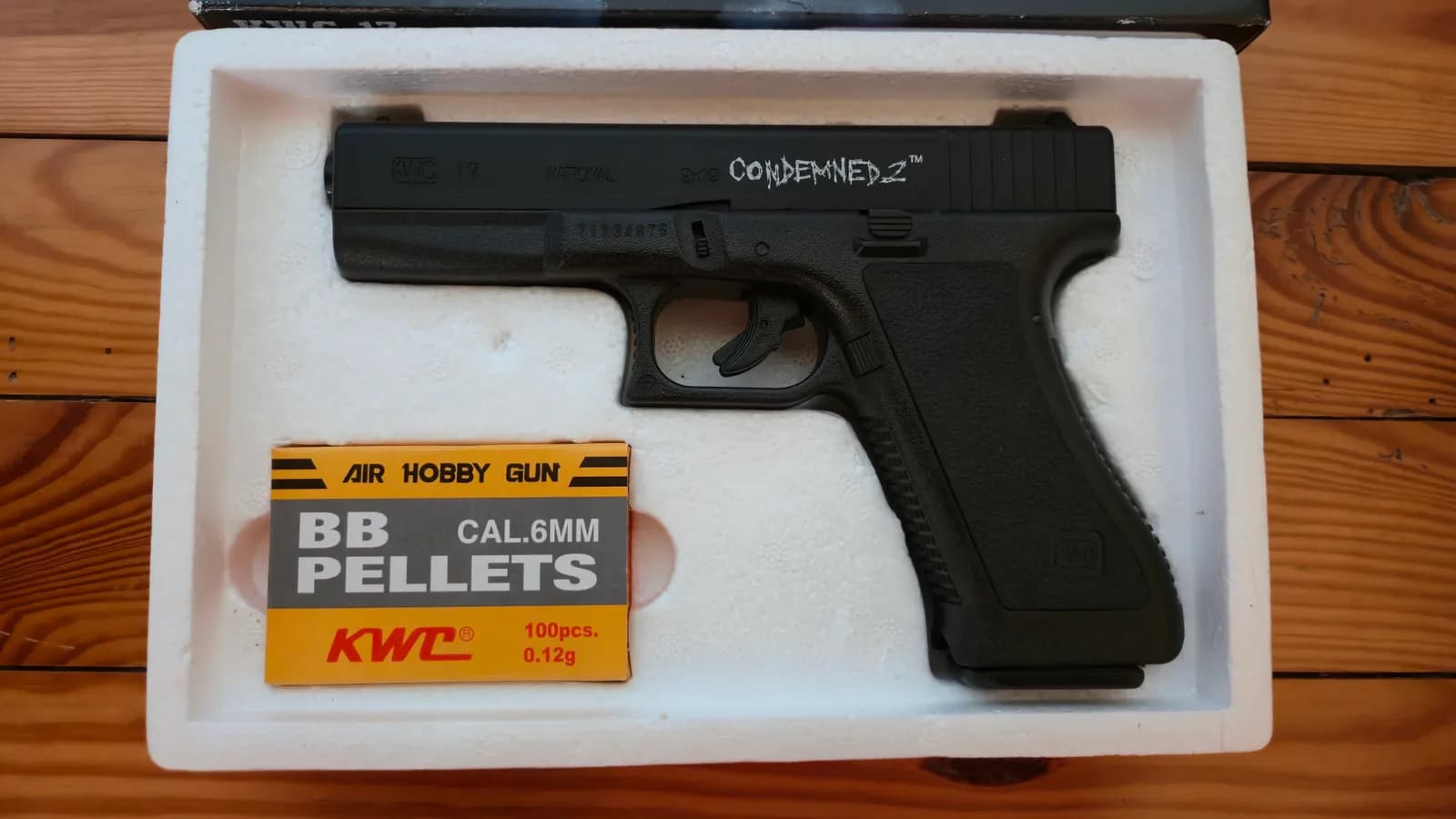 Glock 17 kwc condemned 2 mini 3