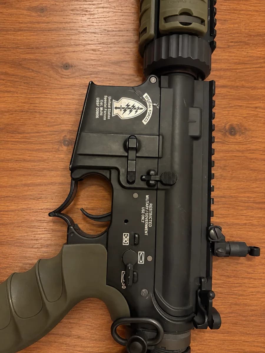 G&P M4 SPR/A AEG + silencieux + 5 chargeurs mini 2