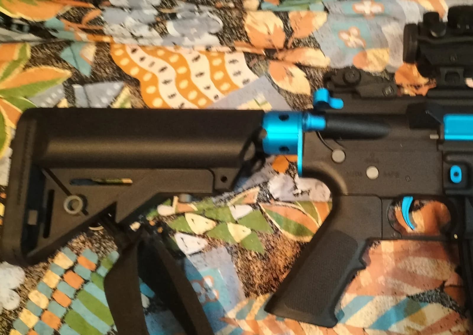 Colt M4 Hornet Blue Fox – Viseur VictOptics mini 9