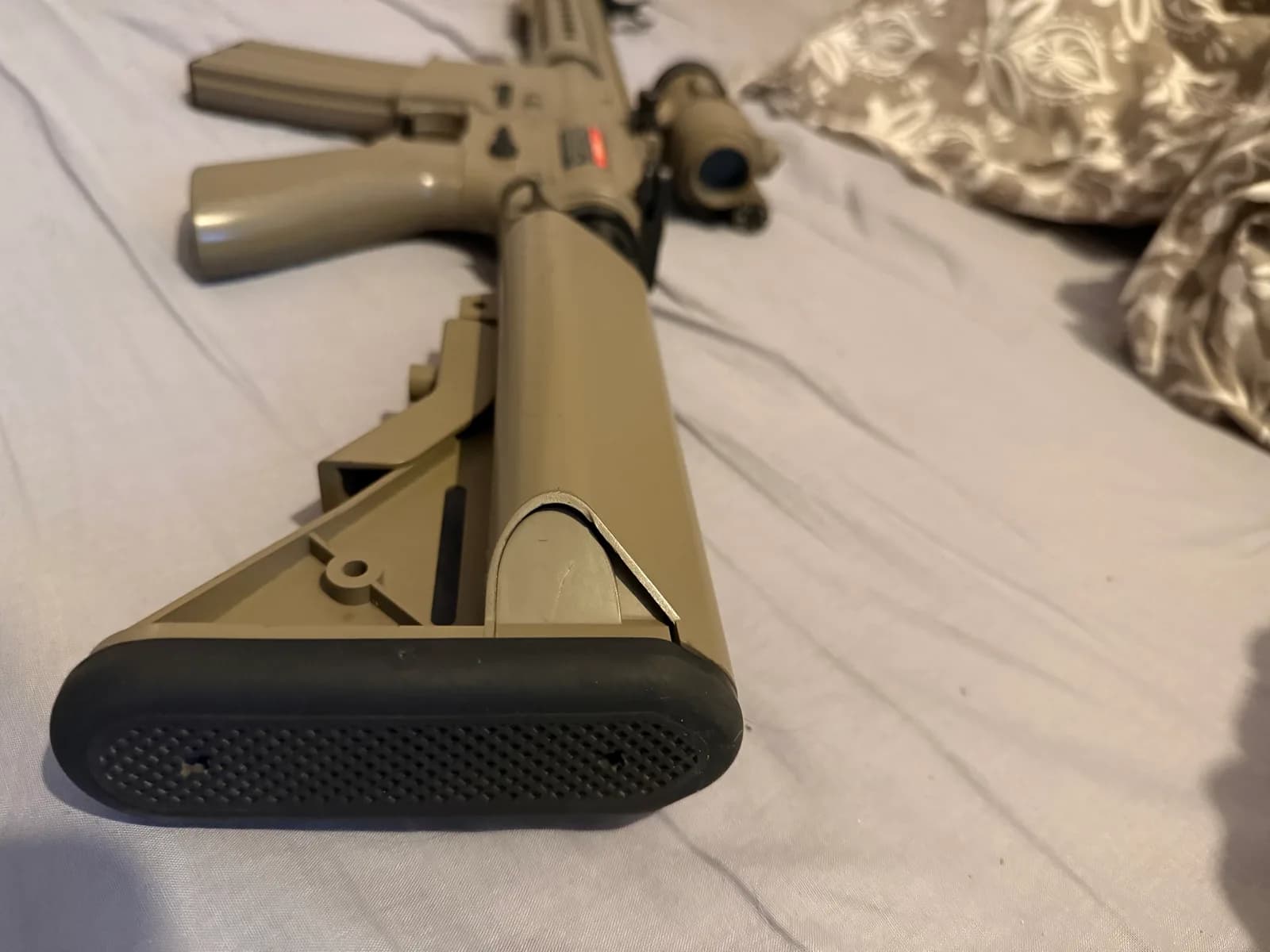 Réplique airsoft type AR-15 / M4 - Tan mini 4