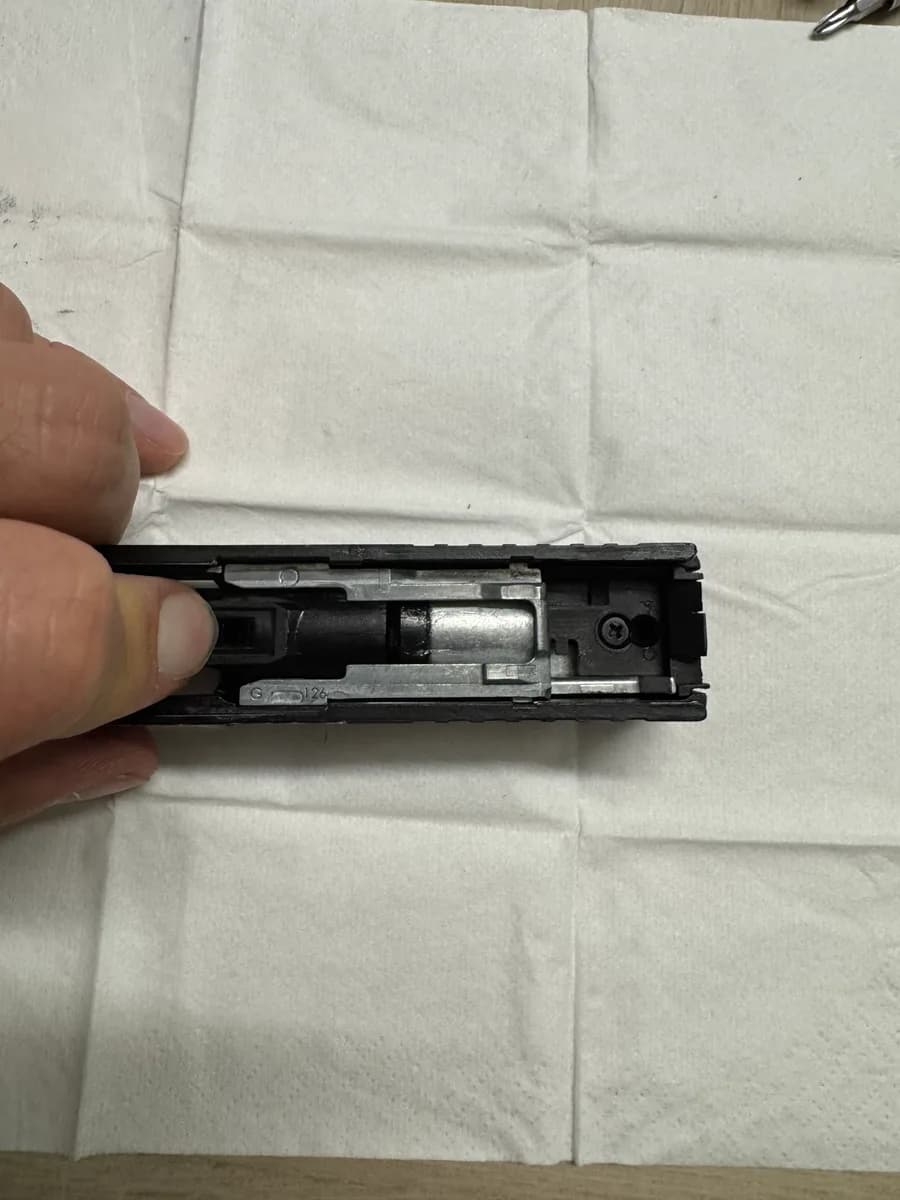 Glock 17 Gen5 VFC/Umarex + 2 chargeurs mini 5