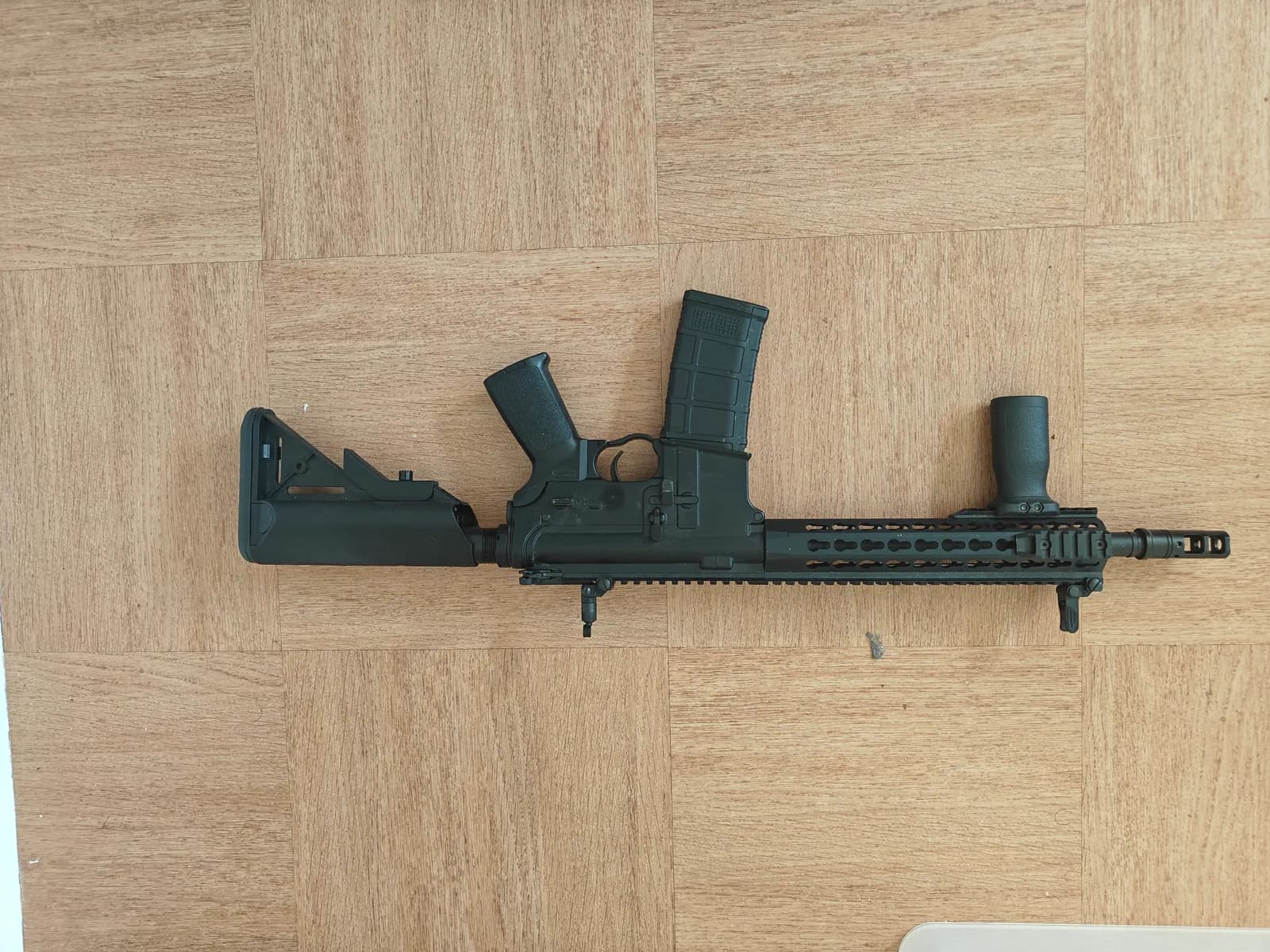 M4 CYMA CM.068B 1 plus pistolet en métal polymère mini 1