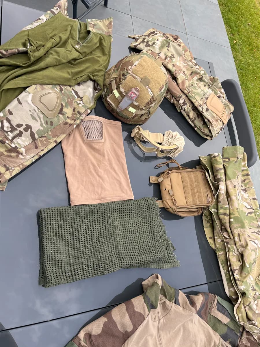 Tenue multicam + tenue centre Europe taille L. mini 1