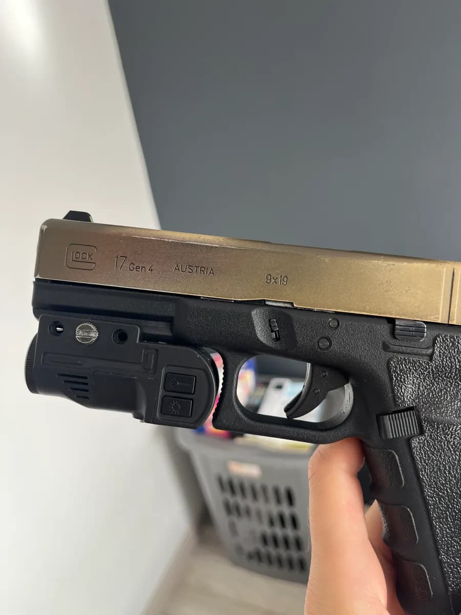 Glock G17 Cybergun mini 2