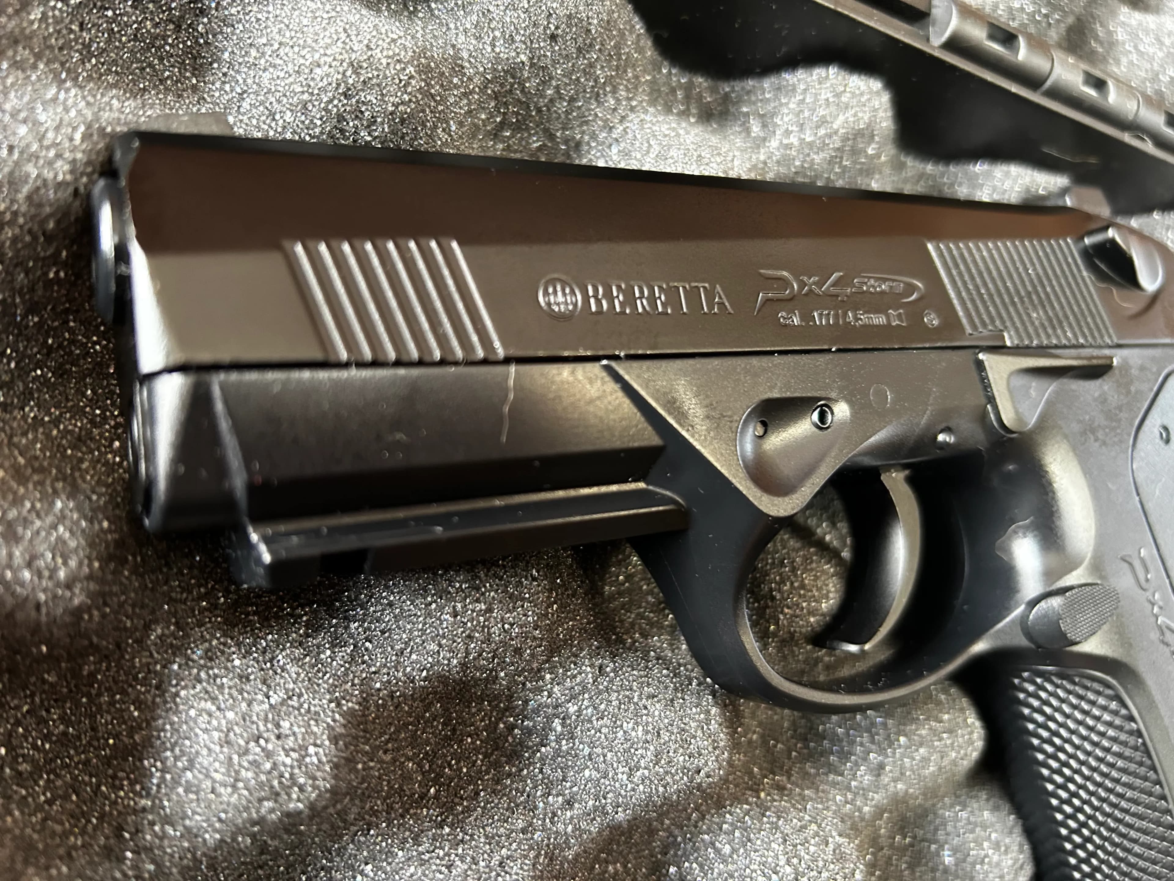 Beretta PX4 Storm 4,5Co2 mini 1