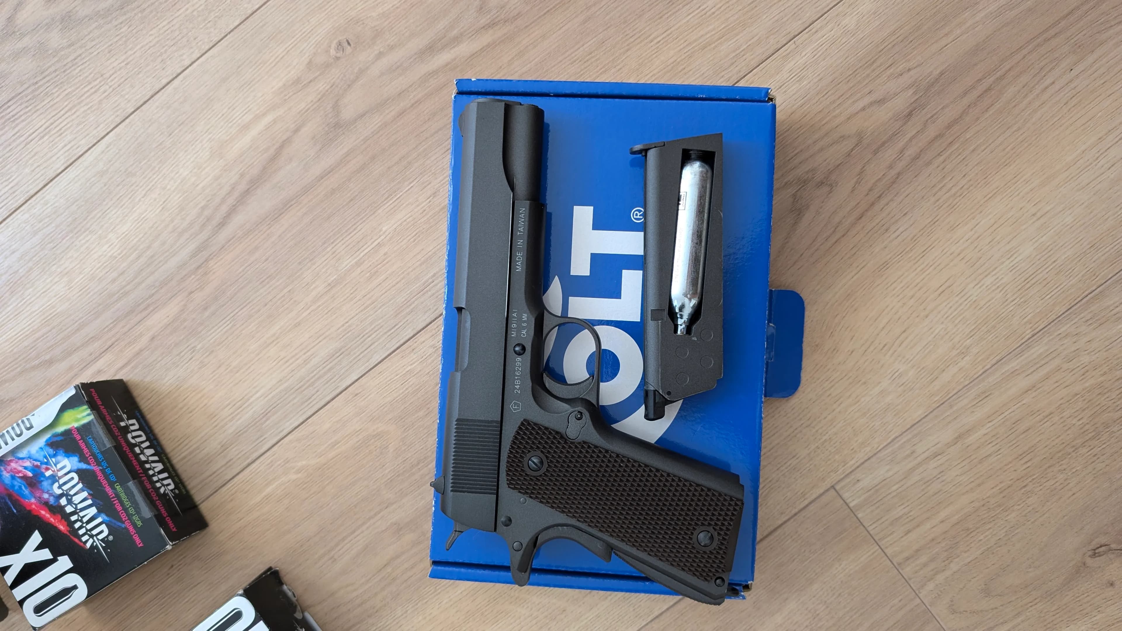 Colt 1911 airsoft CO2 édition anniversaire mini 1